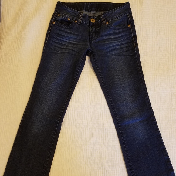 Guess Jeans - Picture 4 of 9